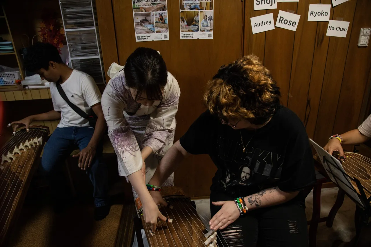 Hands-on koto experience with guests